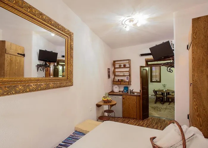 Boutique - Adults Only * لينثوس